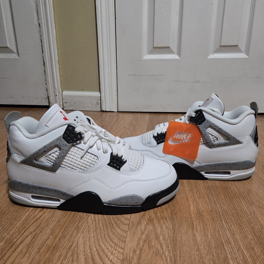 Air Jordan 4 Retro "White Cement" FV5029-100 Men's Size 10 NWOB - Picture 7 of 9